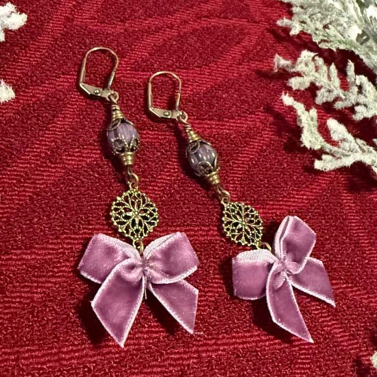 VELVET BOWS Earrings - purple with brass