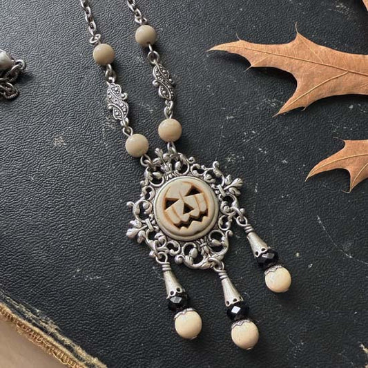 VICTORIAN HALLOWEEN Necklace - ghost