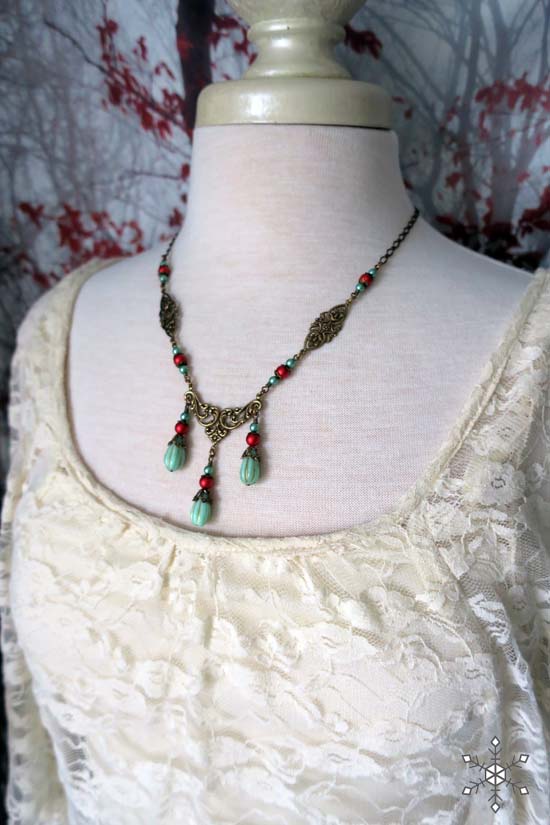 A Vintage Christmas - Necklace