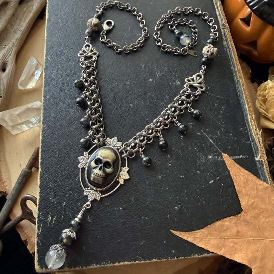 THE VISIONARY OF DARKNESS Statement Necklace - antique silver