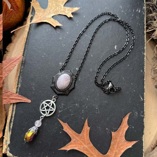 WITCH'S AMULET Necklace - Rose Quartz