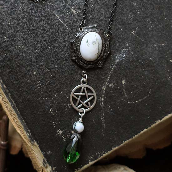 Witch's Amulet necklace - Tree Agate