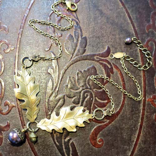 Enchanted Oak Necklace - aged brass -