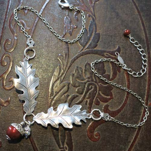 Harvest Oak Necklace - aged silver -